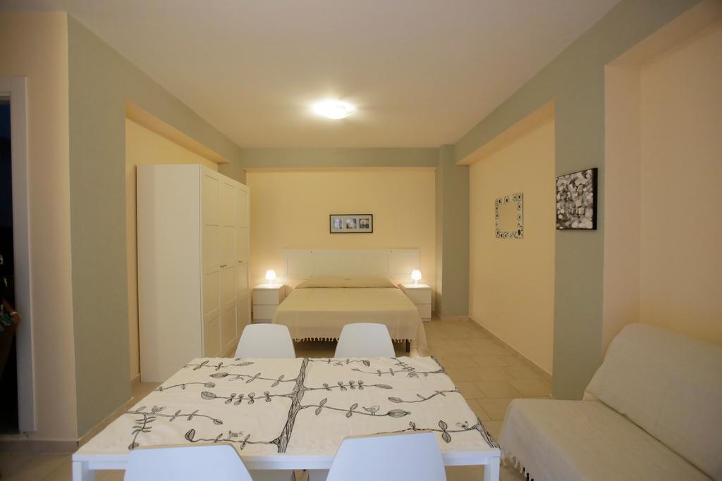 Appartamento Topazio เลโตยานนี ภายนอก รูปภาพ